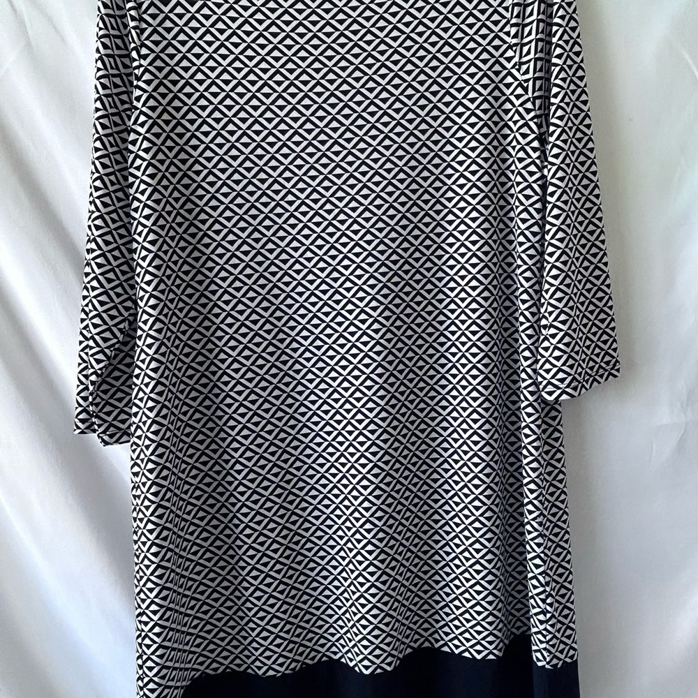 Ivanka Trump Black and White Patterned Long Sleeve Dress